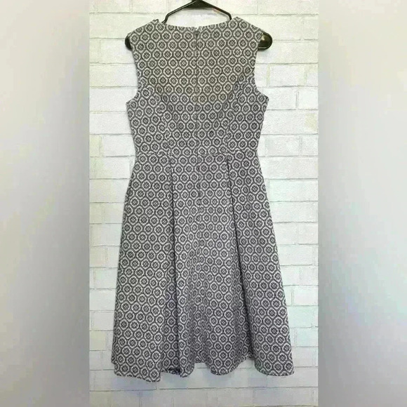 Max Studio pleated Printed Dress size Medium - Picture 3 of 7